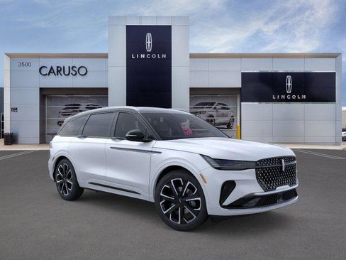 New 2026 Lincoln Nautilus Reserve image 7