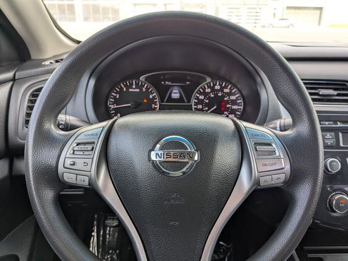 Used 2014 Nissan Altima 2.5 S FWD image 18