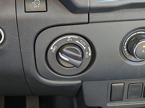 Used 2025 Nissan Frontier S AWD/4WD image 29