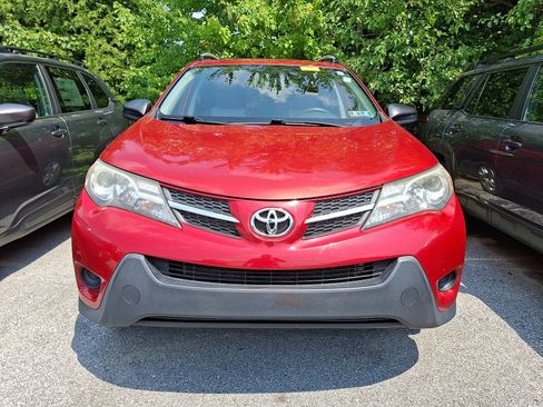Used 2015 Toyota RAV4 LE AWD/4WD image 2