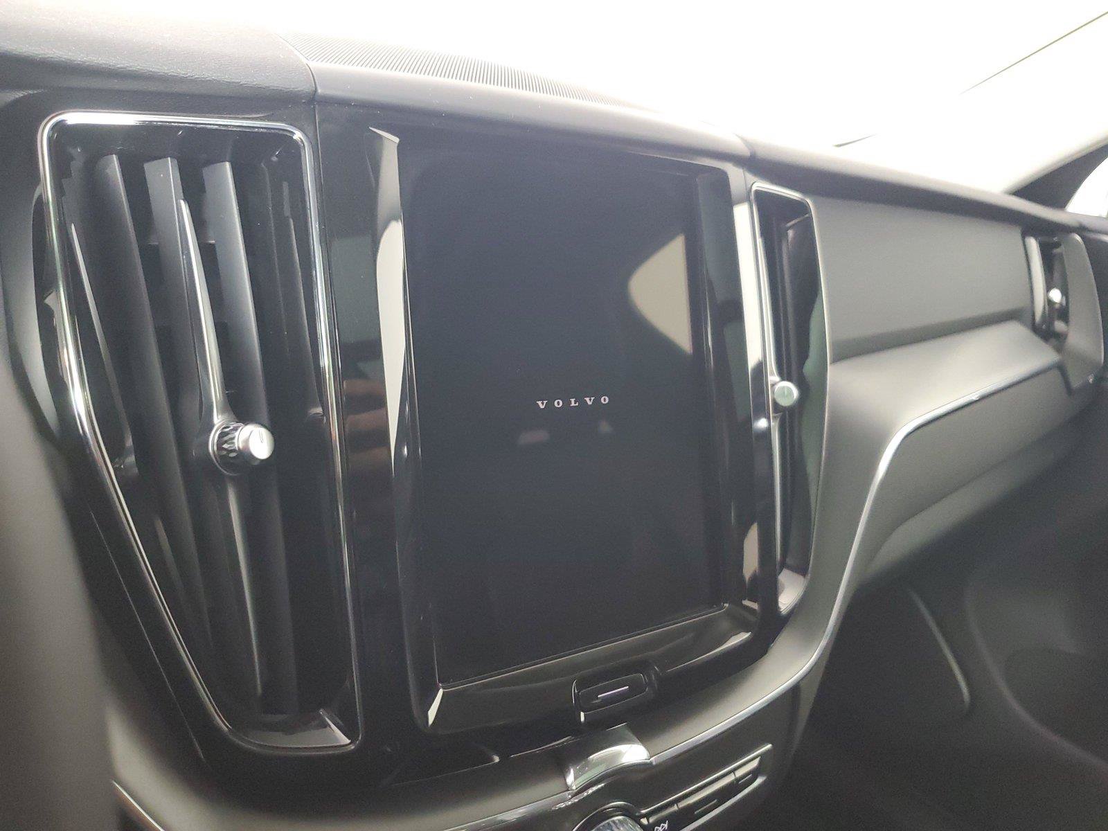 Used 2024 Volvo XC60 B5 Core w/ Protection Package Premier AWD/4WD image 28