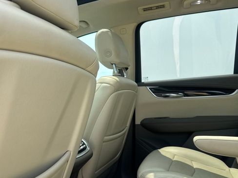 Used 2020 Cadillac XT6 Premium Luxury FWD image 38