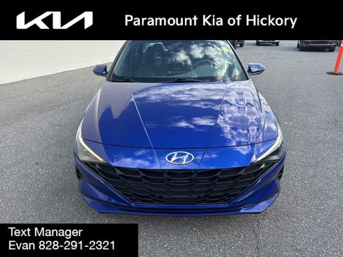 Used 2023 Hyundai Elantra SEL w/ Convenience Package FWD image 2