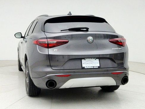 Used 2022 Alfa Romeo Stelvio Ti image 6