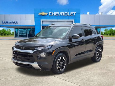 Used 2023 Chevrolet TrailBlazer LT w/ Convenience Package FWD image 2