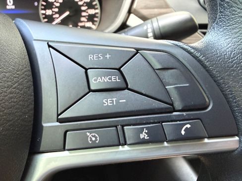 Used 2025 Nissan Altima 2.5 SV FWD image 17