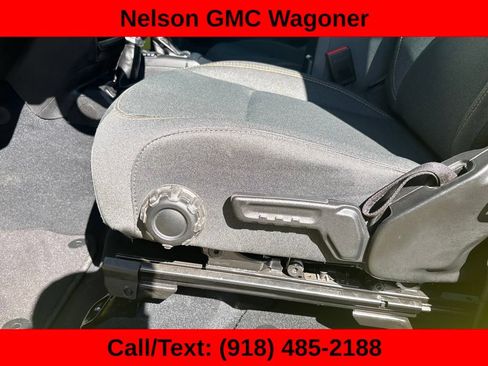 Used 2024 Jeep Wrangler Sport AWD/4WD image 15