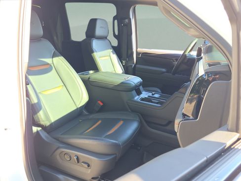 Used 2025 GMC Sierra 2500 AT4 w/ AT4 Premium Plus Package AWD/4WD image 15