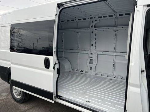 New 2026 RAM ProMaster 2500 w/ Premium Convenience Group image 17