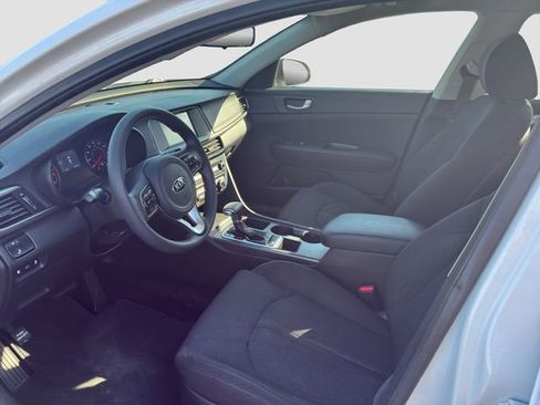 Used 2018 Kia Optima LX w/ 17" Alloy Wheels Package image 11