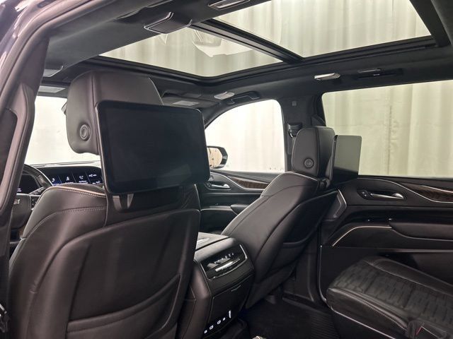 Used 2024 Cadillac Escalade Sport Platinum AWD/4WD image 31