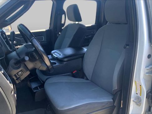 Used 2022 RAM 2500 Big Horn w/ Level 1 Equipment Group AWD/4WD image 8