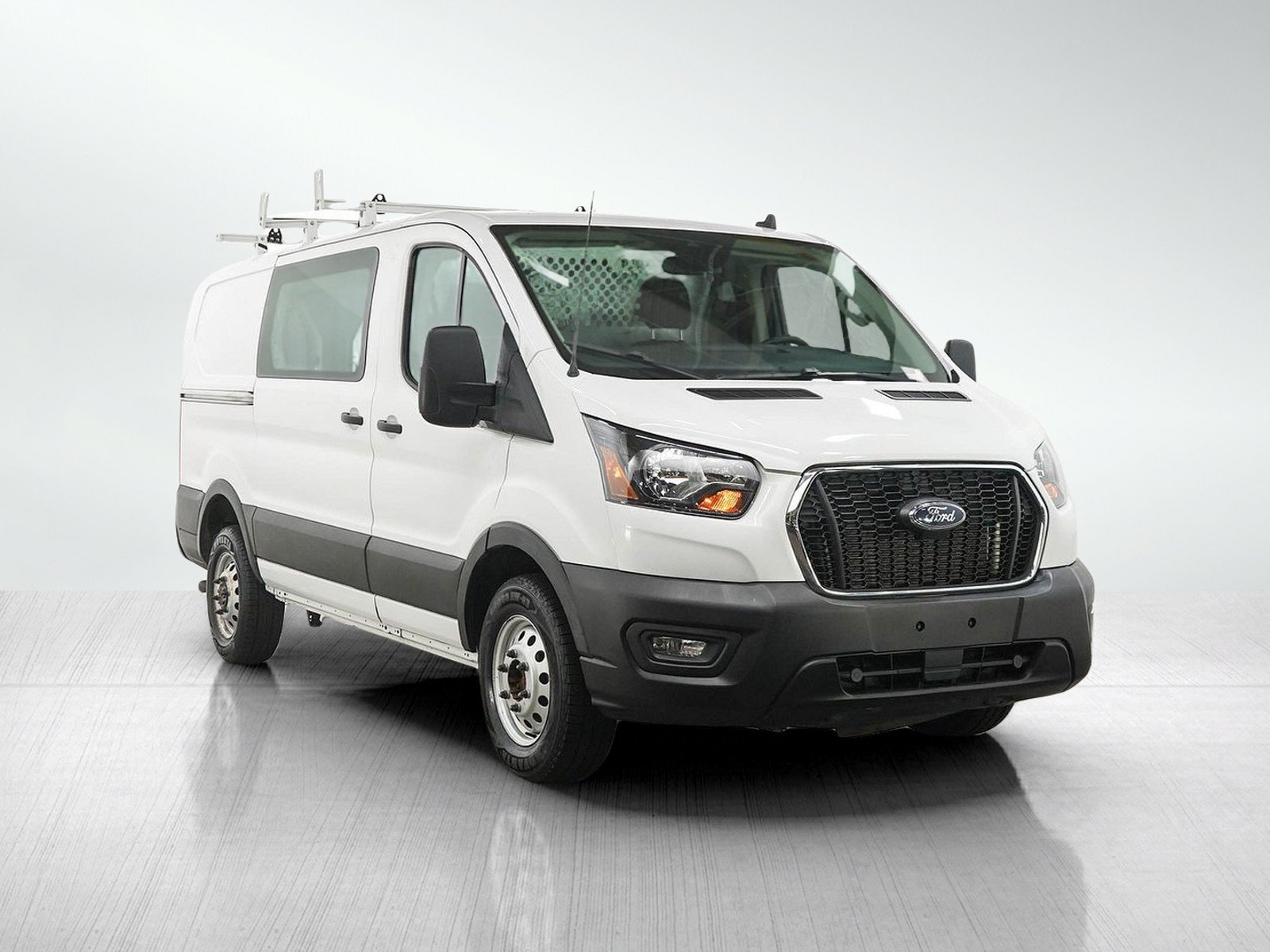 Used 2023 Ford Transit 250 Low Roof AWD w/ Exterior Upgrade Package image 7
