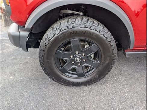 Used 2022 Ford Bronco Black Diamond image 5