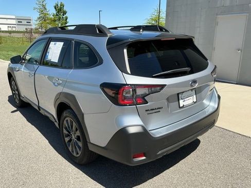 Used 2025 Subaru Outback Onyx Edition AWD/4WD image 2