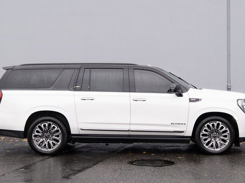 Used 2023 GMC Yukon XL Denali Ultimate image 32
