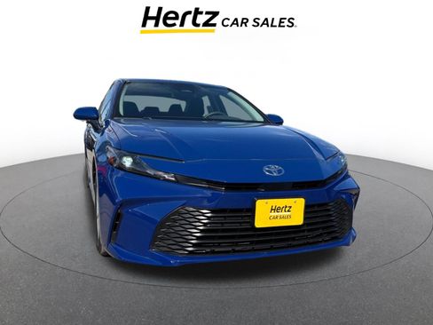 Used 2025 Toyota Camry LE FWD image 1