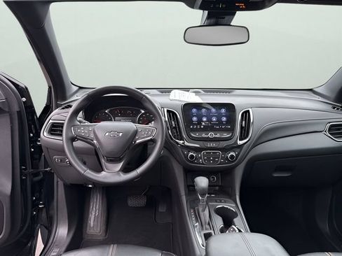 Used 2024 Chevrolet Equinox Premier AWD/4WD image 11