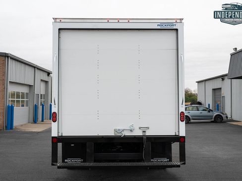 Used 2022 Ford E-450 and Econoline 450 Super Duty image 3