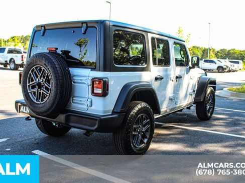 Used 2025 Jeep Wrangler Unlimited Sport AWD/4WD image 6