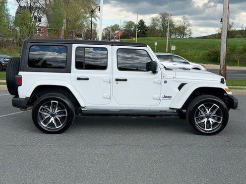 Used 2024 Jeep Wrangler Unlimited w/ Convenience Group image 14