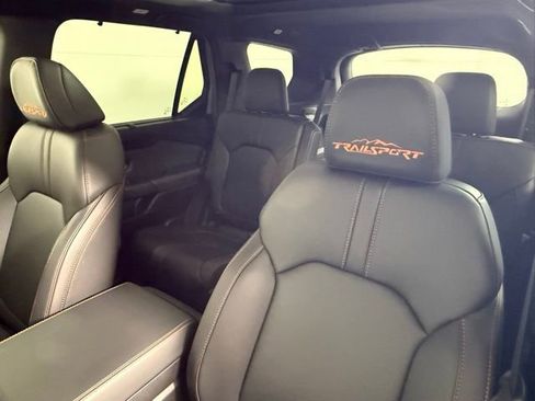 Used 2025 Honda Pilot TrailSport image 31