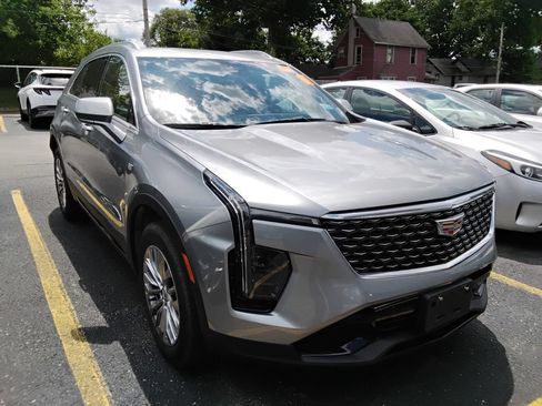 Used 2024 Cadillac XT4 Premium Luxury AWD/4WD image 12