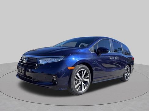 Used 2023 Honda Odyssey Touring image 2