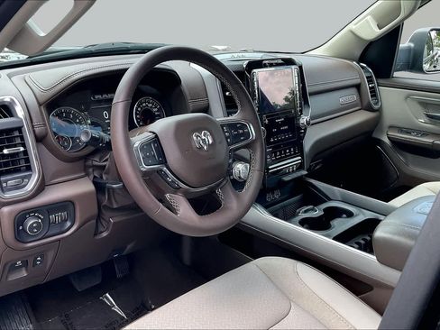 Used 2025 RAM 1500 Laramie AWD/4WD image 14