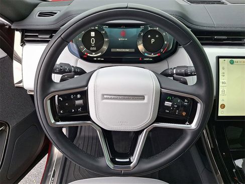Certified 2025 Land Rover Range Rover Sport image 15
