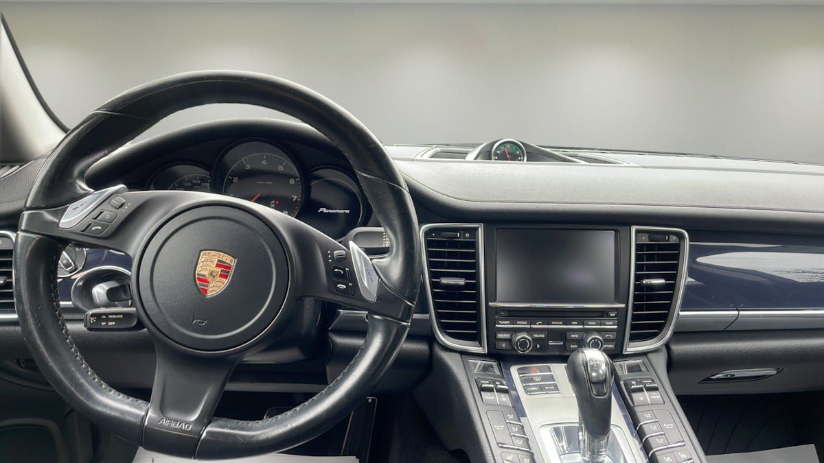 Used 2015 Porsche Panamera 4 AWD/4WD image 10