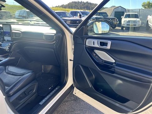 Used 2021 Ford Explorer Platinum AWD/4WD image 37