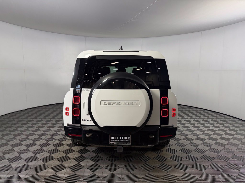 Used 2024 Land Rover Defender 130 X-Dynamic SE AWD/4WD image 7