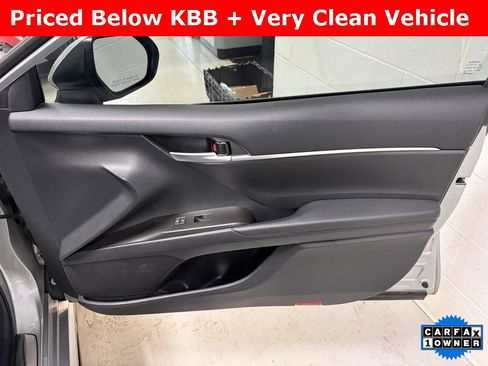 Used 2024 Toyota Camry SE image 21