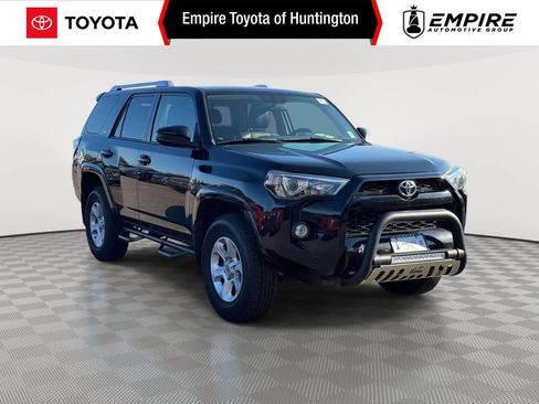 Used 2017 Toyota 4Runner SR5 AWD/4WD image 1