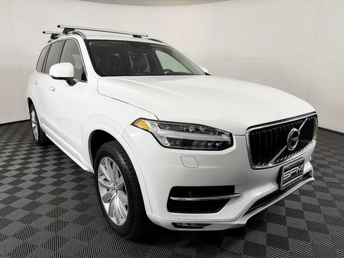 Used 2018 Volvo XC90 T6 Momentum w/ Momentum Plus Package AWD/4WD image 5