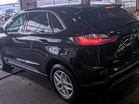 Used 2022 Ford Edge SEL w/ Convenience Package image 2