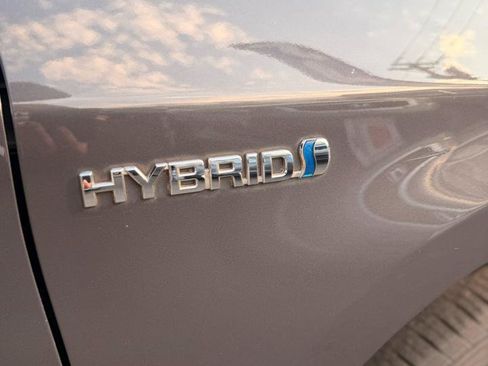 Used 2014 Toyota Prius Two image 16