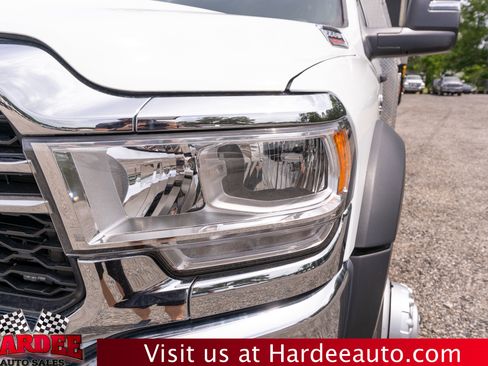 Used 2024 RAM 5500 Tradesman w/ Chrome Appearance Group AWD/4WD image 9