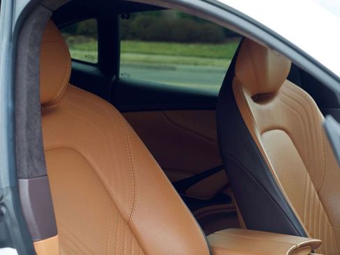 Used 2022 Aston Martin DBX image 42