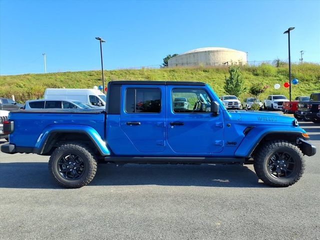 Used 2025 Jeep Gladiator Sport AWD/4WD image 5