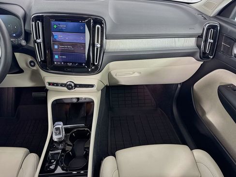 Used 2024 Volvo XC40 B5 Ultimate w/ Protection Package Premier image 22