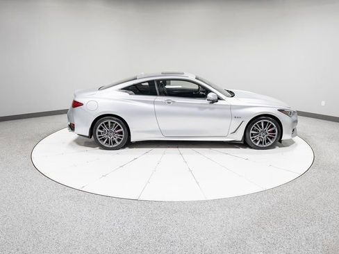 Used 2017 INFINITI Q60 Red Sport 400 image 24