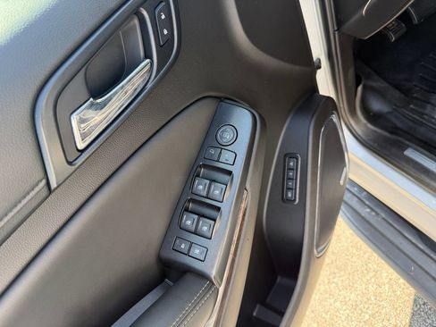 Used 2017 Chevrolet Tahoe LT AWD/4WD image 18