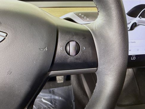 Used 2021 Tesla Model 3 Standard Range image 15