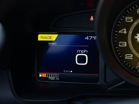 Used 2021 Ferrari F8 Tributo image 43