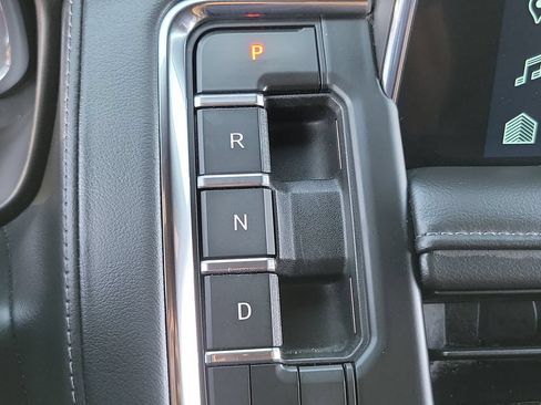 Used 2024 Chevrolet Suburban LT AWD/4WD image 11