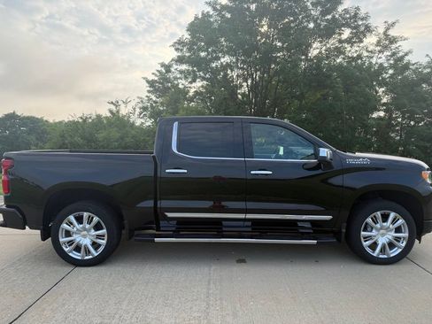 Used 2026 Chevrolet Silverado 1500 High Country w/ High Country Premium Package AWD/4WD image 2