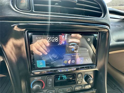 Used 1998 Chevrolet Corvette Coupe w/ Roof Pkg image 18