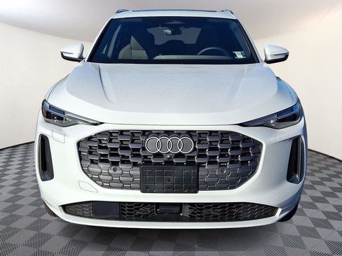 Used 2025 Audi Q5 Premium Plus w/ Premium Plus AWD/4WD image 2